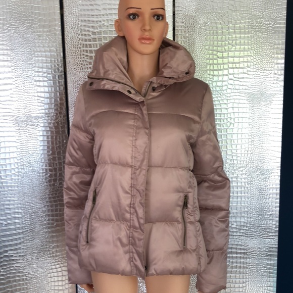 Old Navy size M puffer coat - worn twice - Picture 2 of 9